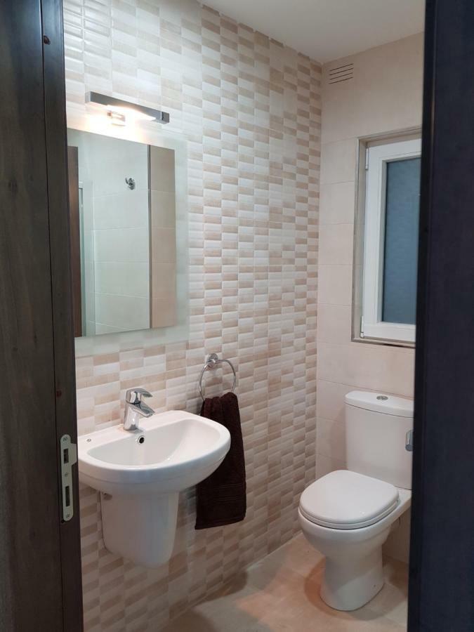 36 Triq Luigi Preziosi Apartment St. Paul's Bay Bagian luar foto